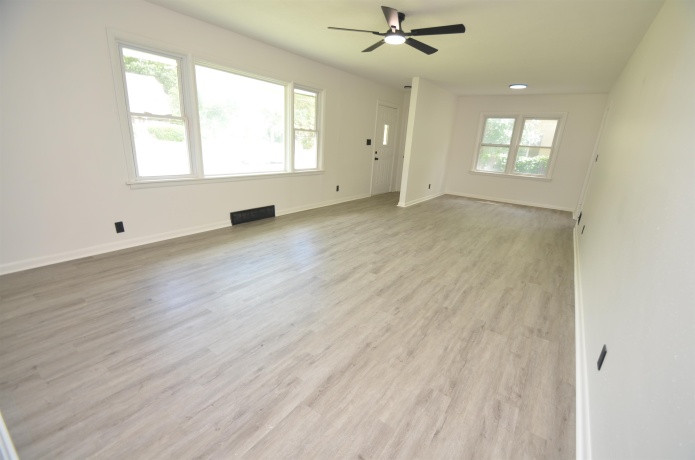 2020 Rockton, ROCKFORD, Illinois 61103, 3 Bedrooms Bedrooms, ,2 BathroomsBathrooms,House,For Sale,Rockton,202603671