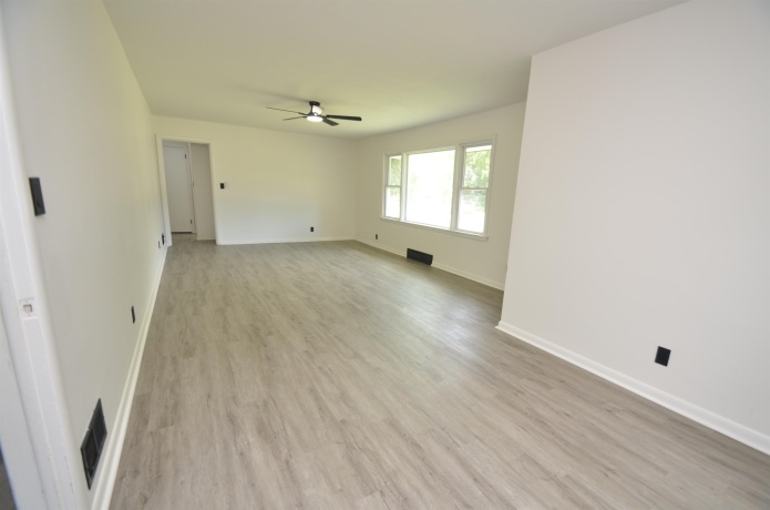 2020 Rockton, ROCKFORD, Illinois 61103, 3 Bedrooms Bedrooms, ,2 BathroomsBathrooms,House,For Sale,Rockton,202603671
