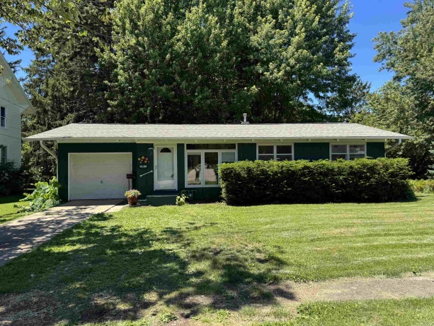 2 Hannah, MOUNT MORRIS, Illinois 61054, 2 Bedrooms Bedrooms, ,1 BathroomBathrooms,House,For Sale,Hannah,202603674