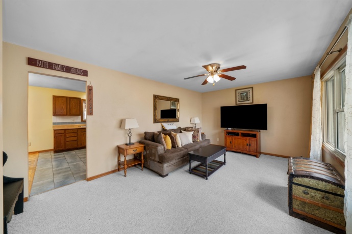 924 Suzy, SANDWICH, Illinois 60548, 4 Bedrooms Bedrooms, ,3 BathroomsBathrooms,House,For Sale,Suzy,202602001