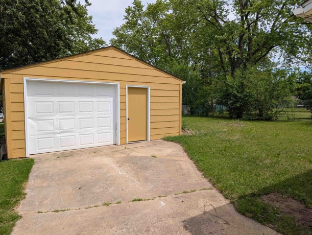 311 Stewart Dr, FREEPORT, Illinois 61032, 3 Bedrooms Bedrooms, ,1 BathroomBathrooms,House,For Sale,Stewart Dr,202603681