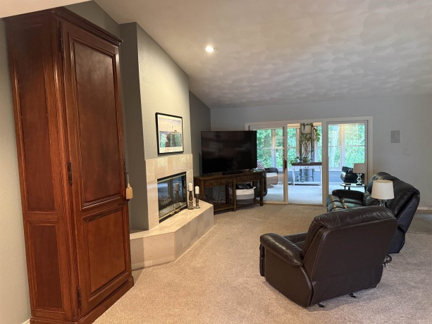 1944 Mesa, FREEPORT, Illinois 61032, 3 Bedrooms Bedrooms, ,2 BathroomsBathrooms,Condominium,For Sale,Mesa,202603682