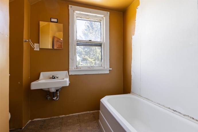 1114 Corbin, ROCKFORD, Illinois 61102, 4 Bedrooms Bedrooms, ,2 BathroomsBathrooms,House,For Sale,Corbin,202603685