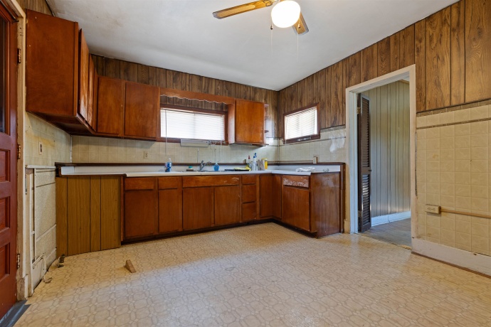 1114 Corbin, ROCKFORD, Illinois 61102, 4 Bedrooms Bedrooms, ,2 BathroomsBathrooms,House,For Sale,Corbin,202603685