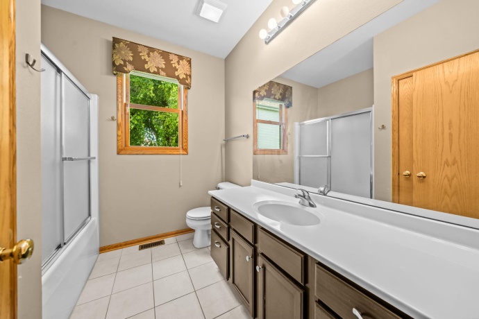 730 Trent, LOVES PARK, Illinois 61111, 4 Bedrooms Bedrooms, ,3 BathroomsBathrooms,House,For Sale,Trent,202603688