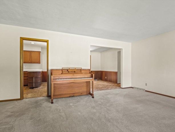 7564 Ivory, ROCKFORD, Illinois 61108, 3 Bedrooms Bedrooms, ,1 BathroomBathrooms,House,For Sale,Ivory,202603698