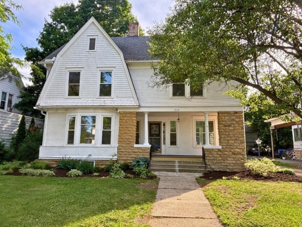 910 State, BELVIDERE, Illinois 61008, 5 Bedrooms Bedrooms, ,1 BathroomBathrooms,House,For Sale,State,202602911
