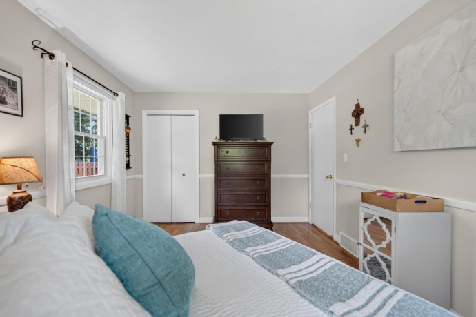 1340 Williamsburg, ROCKFORD, Illinois 61109, 3 Bedrooms Bedrooms, ,2 BathroomsBathrooms,House,For Sale,Williamsburg,202603699