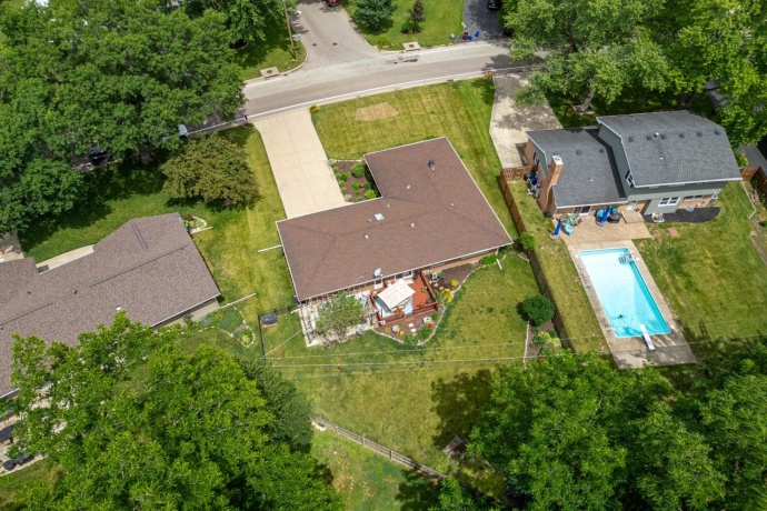 1340 Williamsburg, ROCKFORD, Illinois 61109, 3 Bedrooms Bedrooms, ,2 BathroomsBathrooms,House,For Sale,Williamsburg,202603699