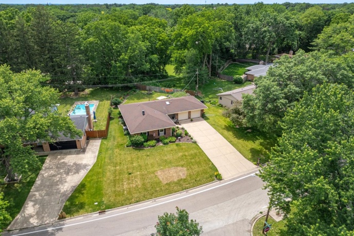 1340 Williamsburg, ROCKFORD, Illinois 61109, 3 Bedrooms Bedrooms, ,2 BathroomsBathrooms,House,For Sale,Williamsburg,202603699