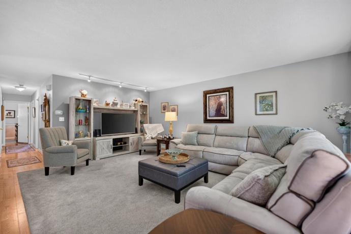 1340 Williamsburg, ROCKFORD, Illinois 61109, 3 Bedrooms Bedrooms, ,2 BathroomsBathrooms,House,For Sale,Williamsburg,202603699