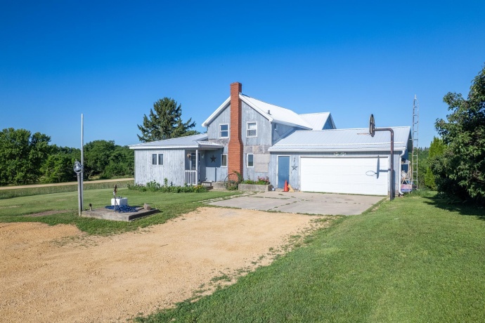 30319 Brookville A&B, LANARK, Illinois 61046, 5 Bedrooms Bedrooms, ,2 BathroomsBathrooms,House,For Sale,Brookville A&B,202603700