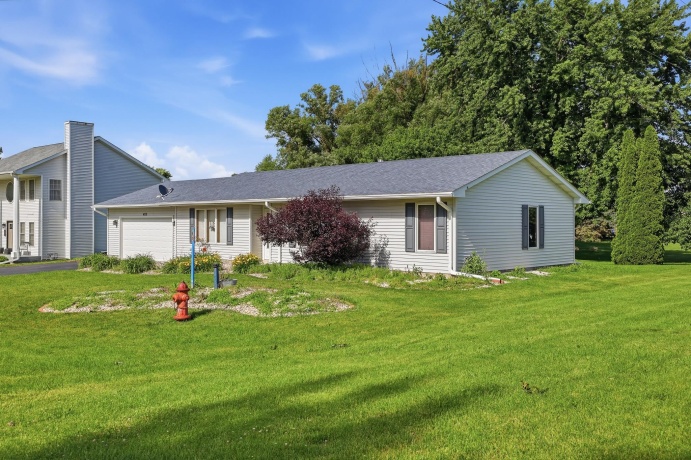 423 Wayne, ROCHELLE, Illinois 61068, 3 Bedrooms Bedrooms, ,2 BathroomsBathrooms,House,For Sale,Wayne,202603702