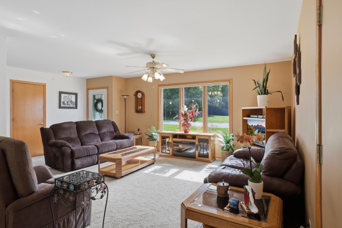 423 Wayne, ROCHELLE, Illinois 61068, 3 Bedrooms Bedrooms, ,2 BathroomsBathrooms,House,For Sale,Wayne,202603702
