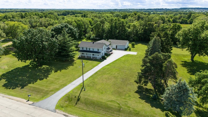 9690 2ND, ROSCOE, Illinois 61073, 3 Bedrooms Bedrooms, ,2 BathroomsBathrooms,House,For Sale,2ND,202603703