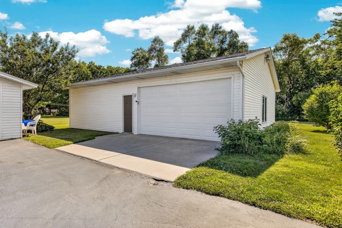 9690 2ND, ROSCOE, Illinois 61073, 3 Bedrooms Bedrooms, ,2 BathroomsBathrooms,House,For Sale,2ND,202603703