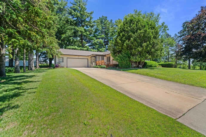 1533 Harlem, FREEPORT, Illinois 61032, 3 Bedrooms Bedrooms, ,2 BathroomsBathrooms,House,For Sale,Harlem,202603704