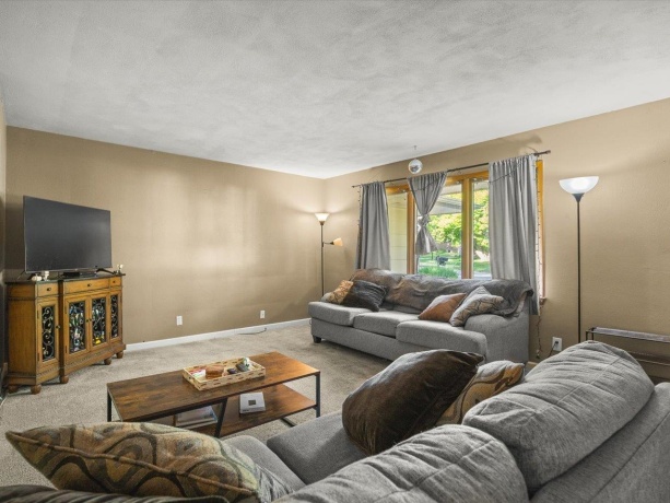 131 Dawn, ROCKFORD, Illinois 61107, 3 Bedrooms Bedrooms, ,2 BathroomsBathrooms,House,For Sale,Dawn,202603198
