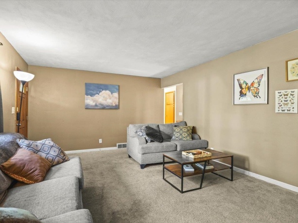 131 Dawn, ROCKFORD, Illinois 61107, 3 Bedrooms Bedrooms, ,2 BathroomsBathrooms,House,For Sale,Dawn,202603198