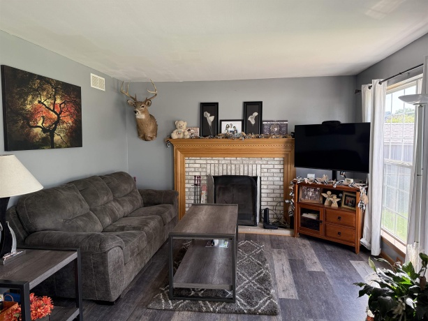 940 Beaver Pond, MARENGO, Illinois 60152, 4 Bedrooms Bedrooms, ,2 BathroomsBathrooms,House,For Sale,Beaver Pond,202603716
