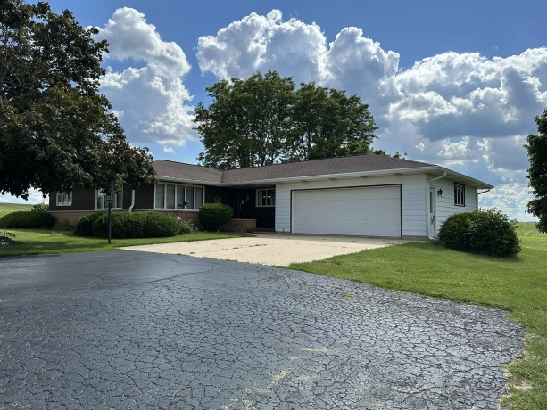 4430 IL Rte 26 N, FREEPORT, Illinois 61032, 3 Bedrooms Bedrooms, ,1 BathroomBathrooms,House,For Sale,IL Rte 26 N,202603717