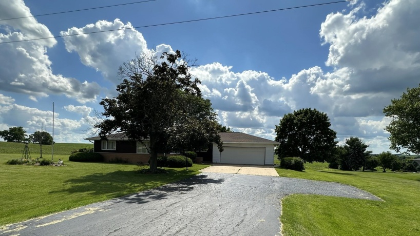4430 IL Rte 26 N, FREEPORT, Illinois 61032, 3 Bedrooms Bedrooms, ,1 BathroomBathrooms,House,For Sale,IL Rte 26 N,202603717