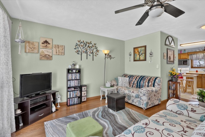 1204 Violet, FREEPORT, Illinois 61032, 2 Bedrooms Bedrooms, ,1 BathroomBathrooms,House,For Sale,Violet,202603718