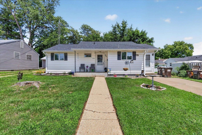 1204 Violet, FREEPORT, Illinois 61032, 2 Bedrooms Bedrooms, ,1 BathroomBathrooms,House,For Sale,Violet,202603718