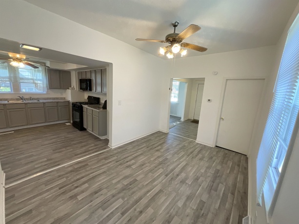 307 WASHINGTON, ROCKFORD, Illinois 61104, 3 Bedrooms Bedrooms, ,2 BathroomsBathrooms,House,For Sale,WASHINGTON,202603719