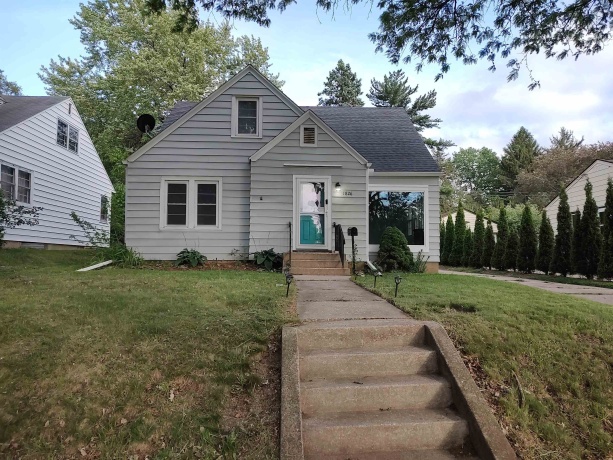 1826 Ohio, ROCKFORD, Illinois 61108, 4 Bedrooms Bedrooms, ,2 BathroomsBathrooms,House,For Sale,Ohio,202603722