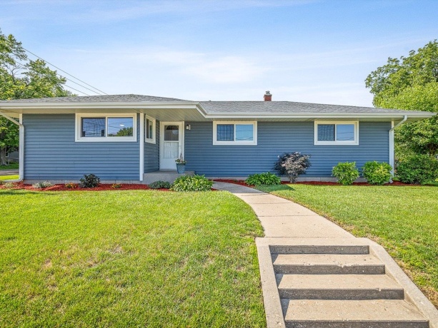 7922 Elm, MACHESNEY PARK, Illinois 61115, 3 Bedrooms Bedrooms, ,2 BathroomsBathrooms,House,For Sale,Elm,202603726