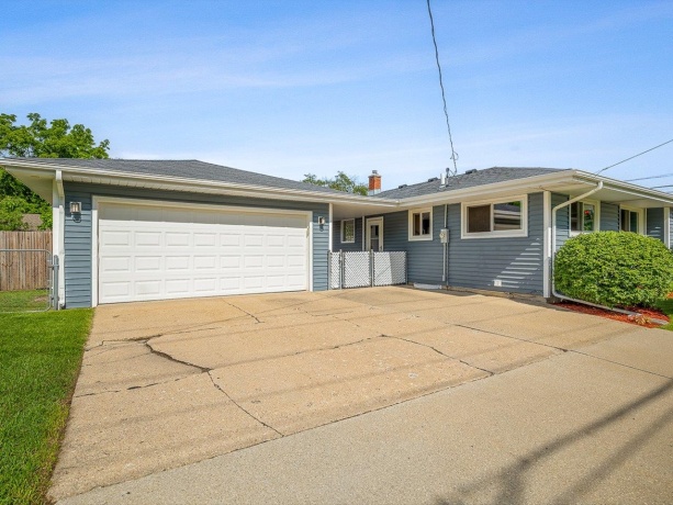 7922 Elm, MACHESNEY PARK, Illinois 61115, 3 Bedrooms Bedrooms, ,2 BathroomsBathrooms,House,For Sale,Elm,202603726
