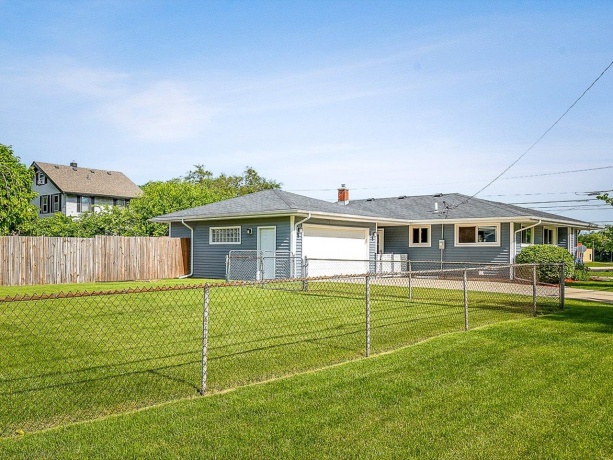7922 Elm, MACHESNEY PARK, Illinois 61115, 3 Bedrooms Bedrooms, ,2 BathroomsBathrooms,House,For Sale,Elm,202603726