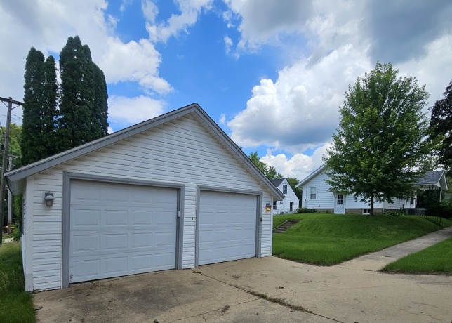 1231 23RD, ROCKFORD, Illinois 61108, 3 Bedrooms Bedrooms, ,2 BathroomsBathrooms,House,For Sale,23RD,202603739