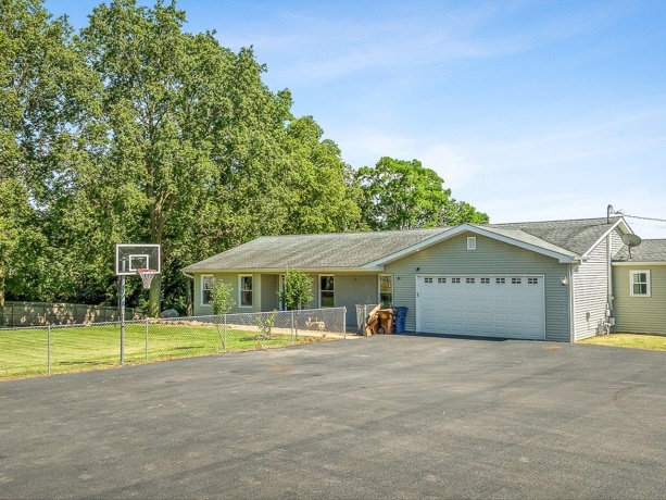 235 West, BYRON, Illinois 61010, 5 Bedrooms Bedrooms, ,3 BathroomsBathrooms,House,For Sale,West,202603746