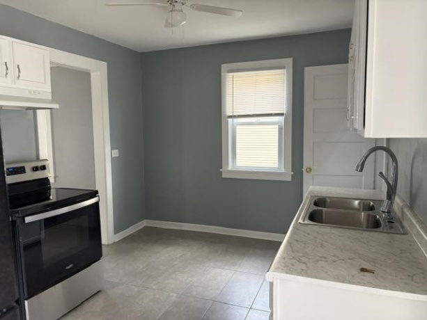 1122 17th, ROCKFORD, Illinois 61104, 3 Bedrooms Bedrooms, ,1 BathroomBathrooms,House,For Sale,17th,202603755
