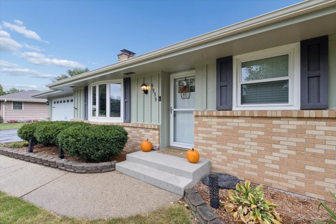 9939 Gentian, MACHESNEY PARK, Illinois 61115, 3 Bedrooms Bedrooms, ,2 BathroomsBathrooms,House,For Sale,Gentian,202603453