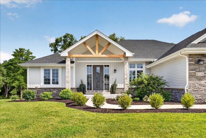 6226 Hathaway, ROSCOE, Illinois 61073, 5 Bedrooms Bedrooms, ,3 BathroomsBathrooms,House,For Sale,Hathaway,202603756