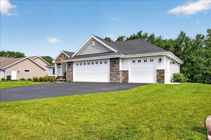 6226 Hathaway, ROSCOE, Illinois 61073, 5 Bedrooms Bedrooms, ,3 BathroomsBathrooms,House,For Sale,Hathaway,202603756