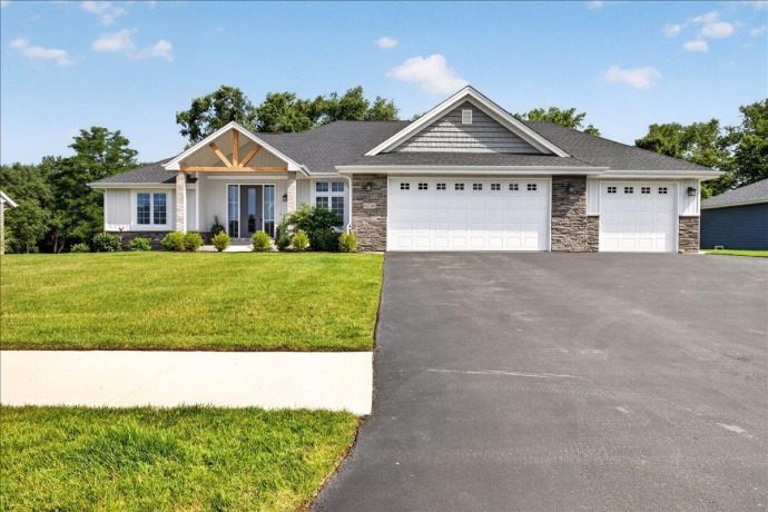 6226 Hathaway, ROSCOE, Illinois 61073, 5 Bedrooms Bedrooms, ,3 BathroomsBathrooms,House,For Sale,Hathaway,202603756