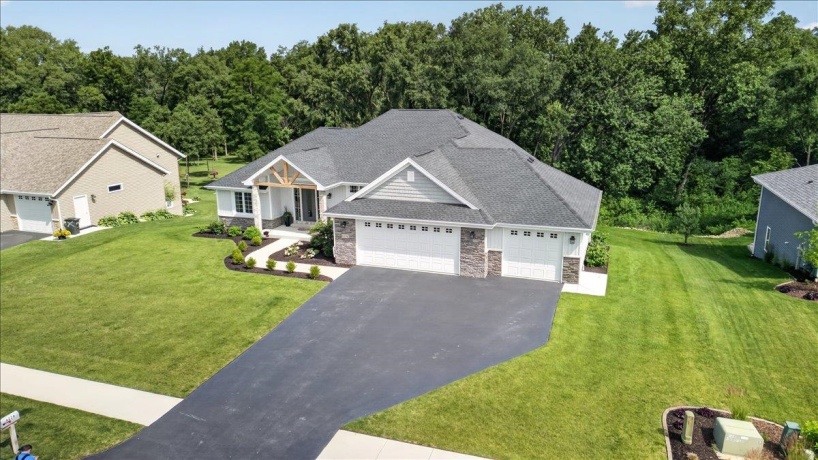 6226 Hathaway, ROSCOE, Illinois 61073, 5 Bedrooms Bedrooms, ,3 BathroomsBathrooms,House,For Sale,Hathaway,202603756