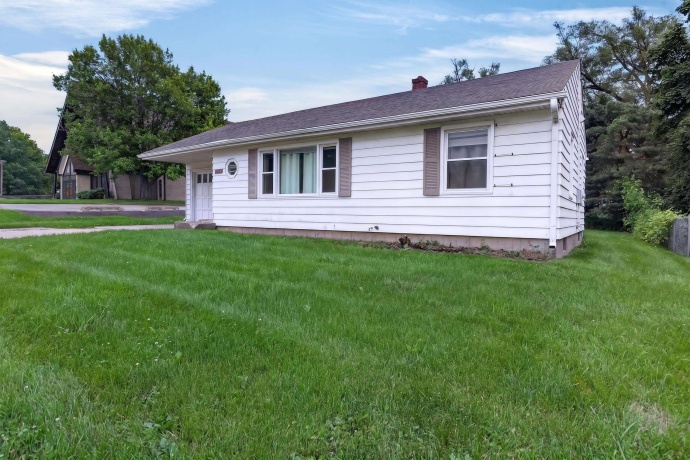 3519 Broadway, ROCKFORD, Illinois 61108, 2 Bedrooms Bedrooms, ,1 BathroomBathrooms,House,For Sale,Broadway,202603777