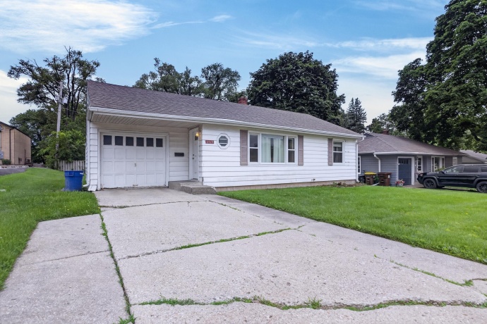 3519 Broadway, ROCKFORD, Illinois 61108, 2 Bedrooms Bedrooms, ,1 BathroomBathrooms,House,For Sale,Broadway,202603777