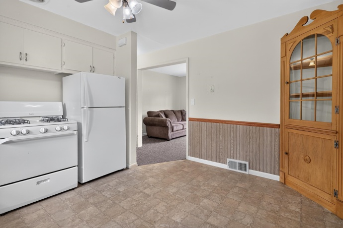 3519 Broadway, ROCKFORD, Illinois 61108, 2 Bedrooms Bedrooms, ,1 BathroomBathrooms,House,For Sale,Broadway,202603777