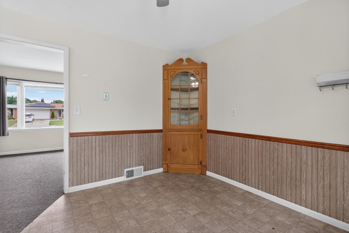 3519 Broadway, ROCKFORD, Illinois 61108, 2 Bedrooms Bedrooms, ,1 BathroomBathrooms,House,For Sale,Broadway,202603777
