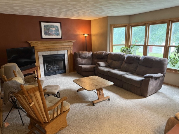1891 Indian Springs, FREEPORT, Illinois 61032, 4 Bedrooms Bedrooms, ,2 BathroomsBathrooms,House,For Sale,Indian Springs,202603783