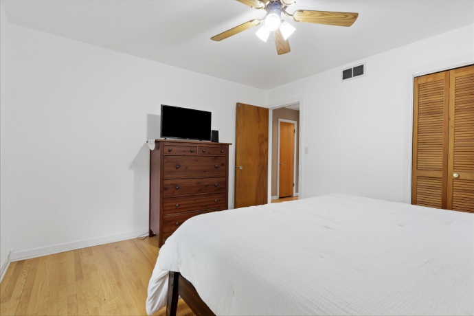 6231 Linden, LA GRANGE, Illinois 60525, 3 Bedrooms Bedrooms, ,1 BathroomBathrooms,House,For Sale,Linden,202603502