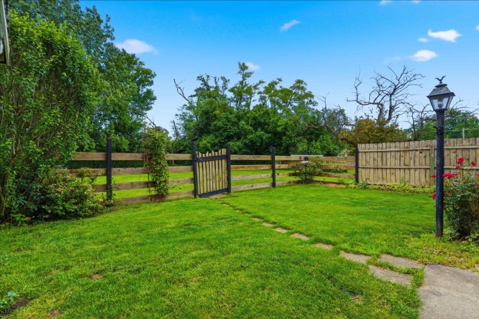 6231 Linden, LA GRANGE, Illinois 60525, 3 Bedrooms Bedrooms, ,1 BathroomBathrooms,House,For Sale,Linden,202603502