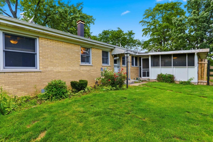6231 Linden, LA GRANGE, Illinois 60525, 3 Bedrooms Bedrooms, ,1 BathroomBathrooms,House,For Sale,Linden,202603502