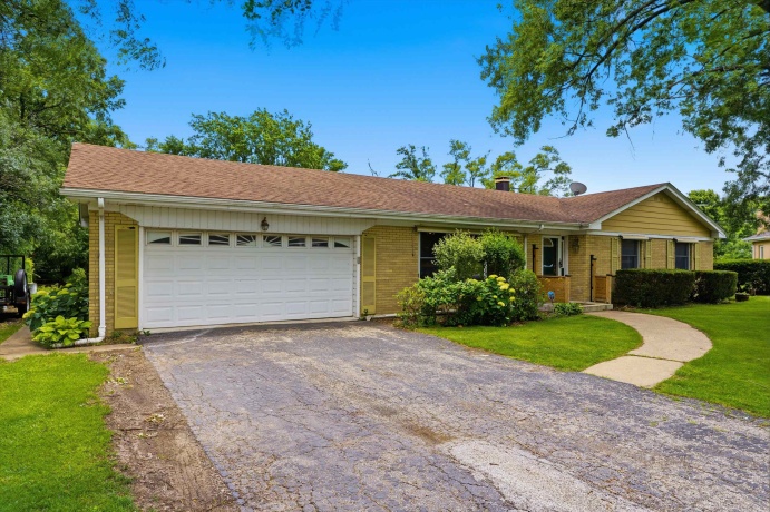 6231 Linden, LA GRANGE, Illinois 60525, 3 Bedrooms Bedrooms, ,1 BathroomBathrooms,House,For Sale,Linden,202603502